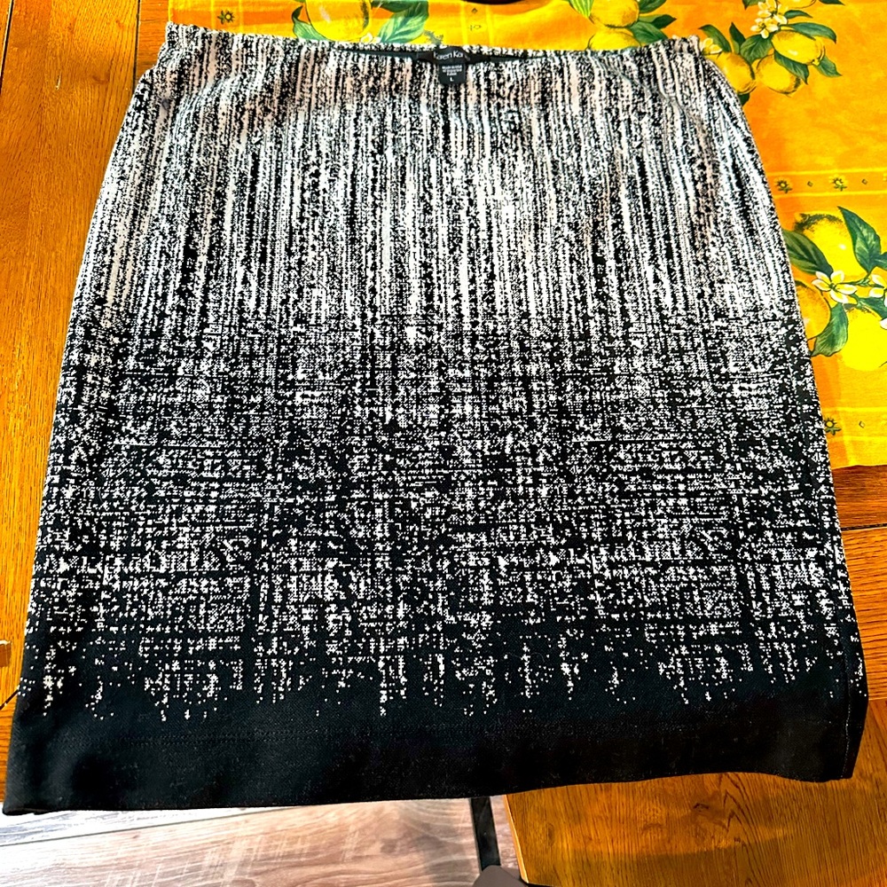 Karen Kane Black & Off White Stretch Knit Jacquard Pencil Skirt- Size Large